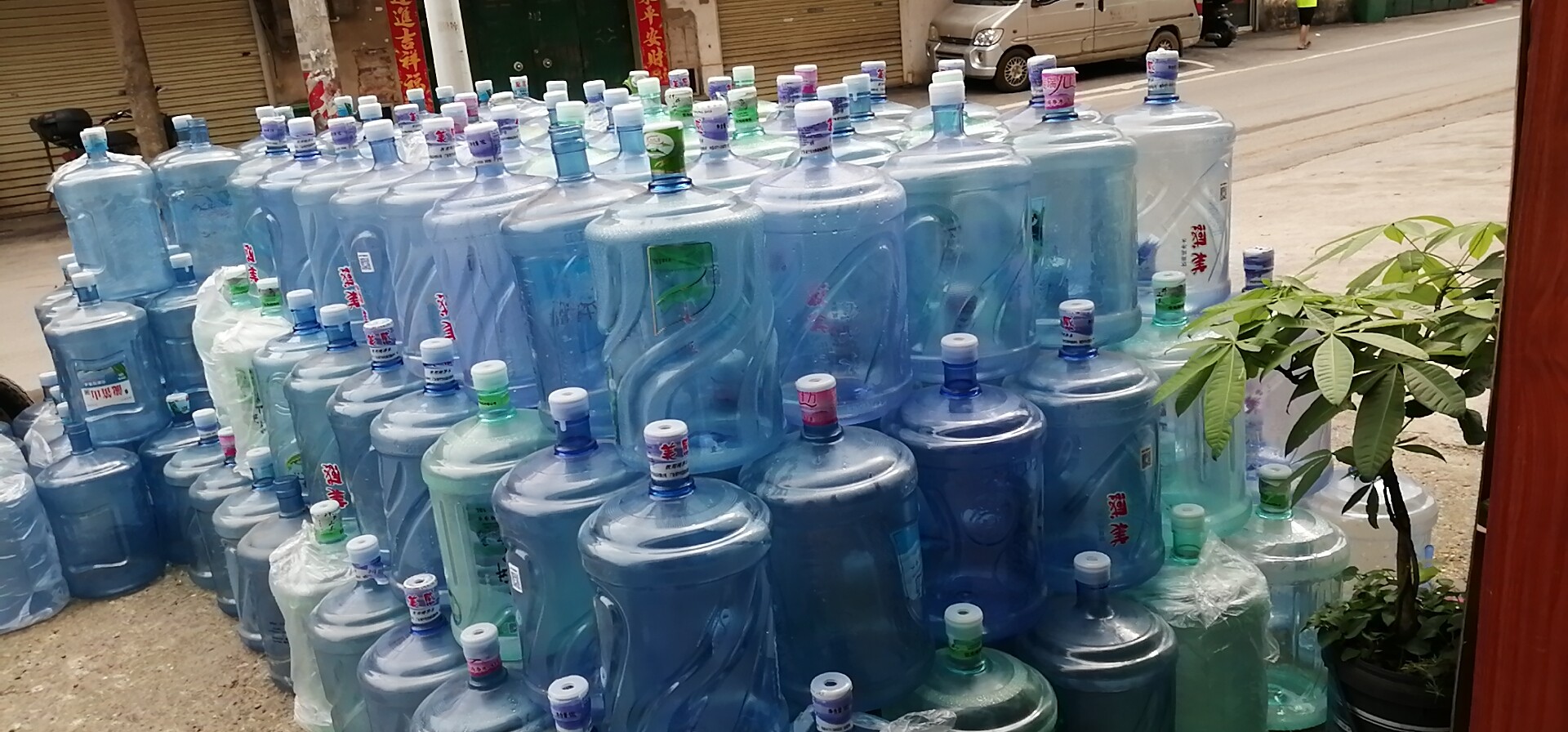 南寧市山之圣送水站 桶裝水配送服務 南寧市山之圣送水站 - 南寧市桶裝水站